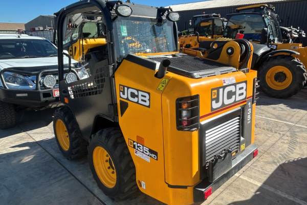 2025 JCB WHL SKID STEER LDR Wheeled Skidsteer Loader Image 5