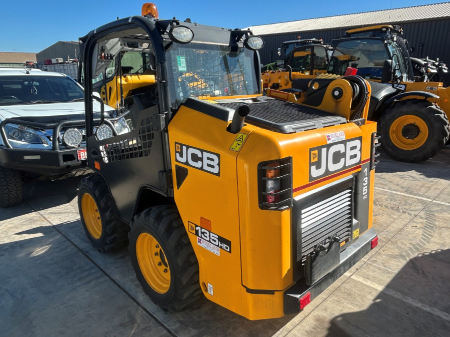 2025 JCB WHL SKID STEER LDR Wheeled Skidsteer Loader Image 5