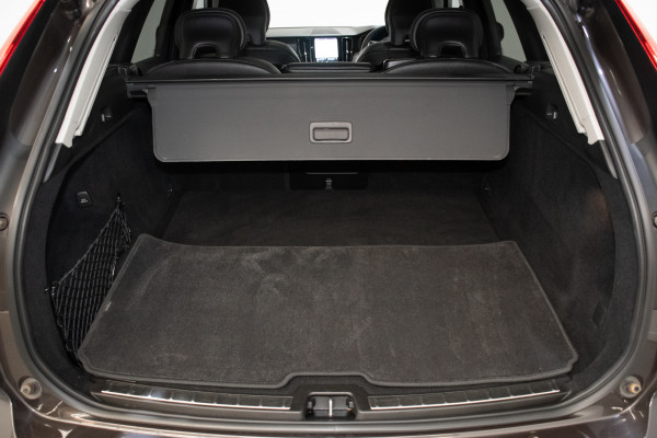 2021 Volvo XC60 UZ B5 Inscription SUV Image 12