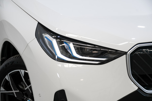 2025 BMW X3 20 xDrive SUV Image 2