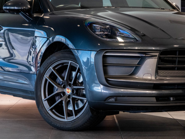 2023 Porsche Macan 95B T SUV image 11