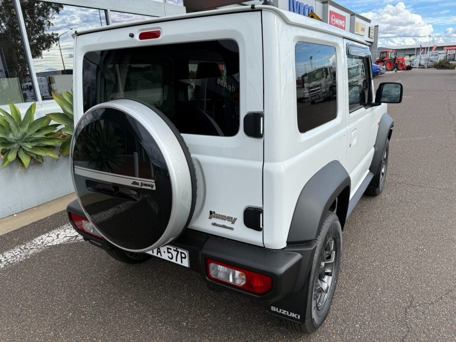 2025 Suzuki Jimny GLX Wagon Image 3