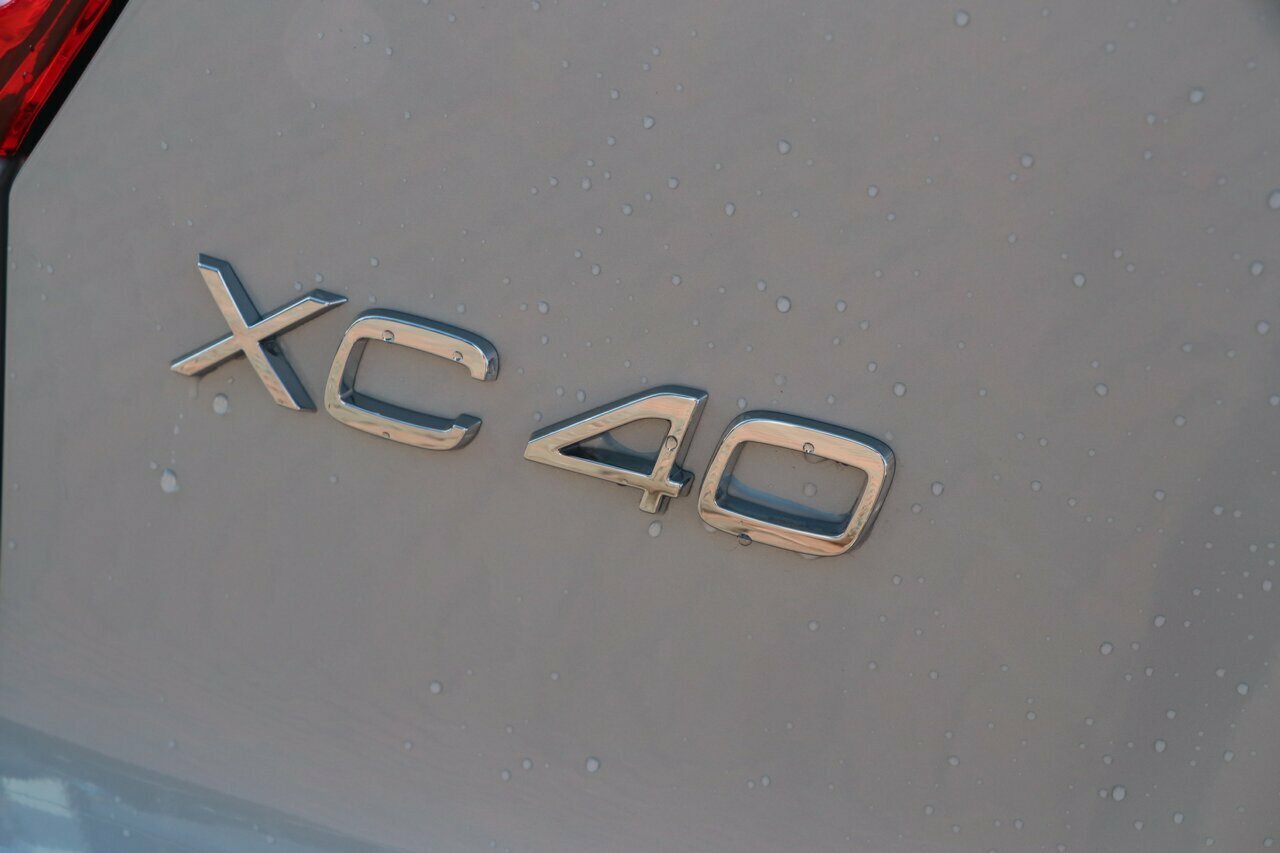 2021 Volvo XC40 XZ T4 Momentum Suv Image 21