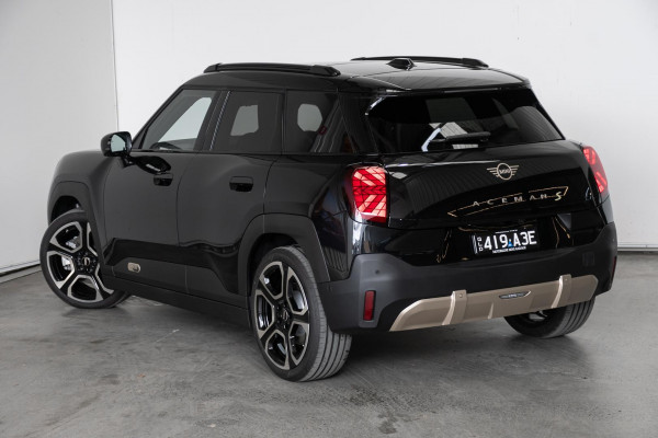 2026 MINI Aceman J05 SE Favoured Hatch