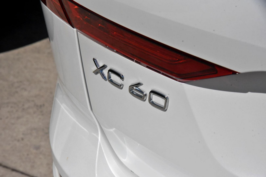 2023 Volvo XC60  Ultimate B5 Bright SUV Image 15