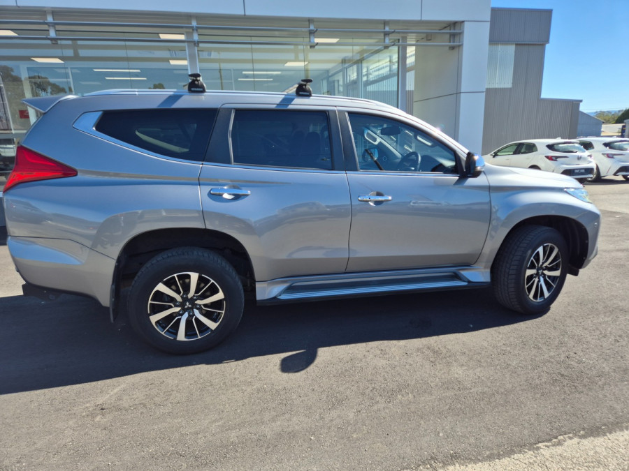 2018 Mitsubishi Pajero Sport QE Exceed SUV Image 11