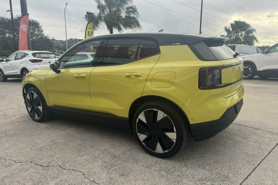 2023 MY24 Volvo EX30  Single Motor Extended Range Ultra SUV Image 13