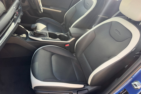 2025 Kia K4 CL4m GT-Line Sedan Image 10