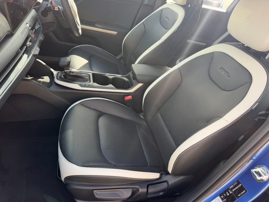 2025 Kia K4 CL4m GT-Line Sedan Image 10