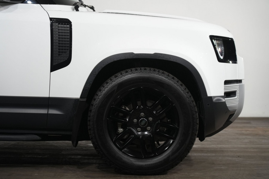 2024 Land Rover Defender L663 110 P300 S SUV Image 5