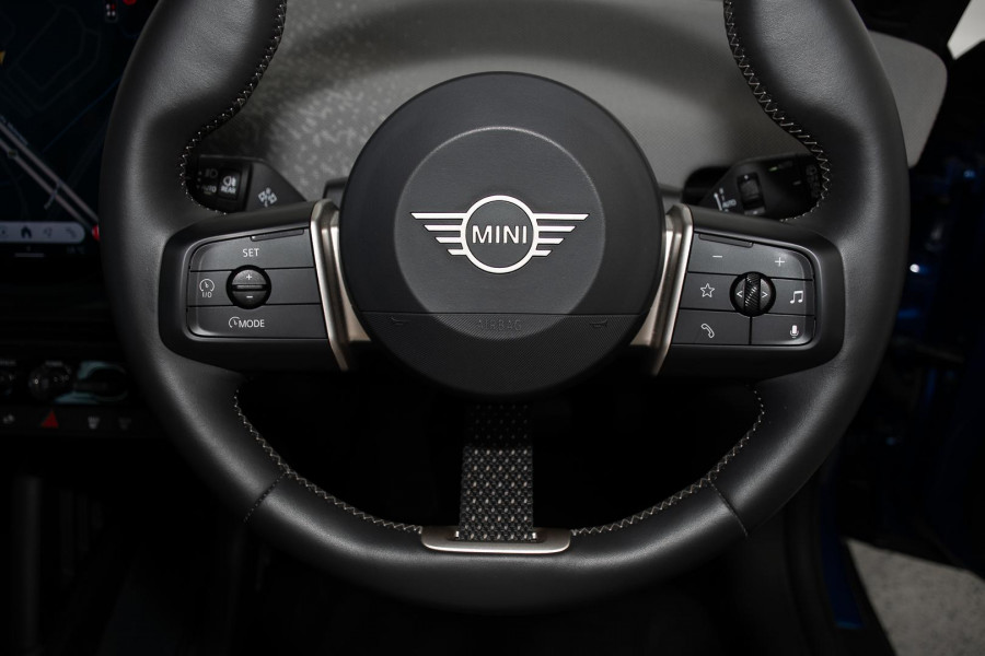 2024 MINI Cooper J01 SE Favoured Hatch