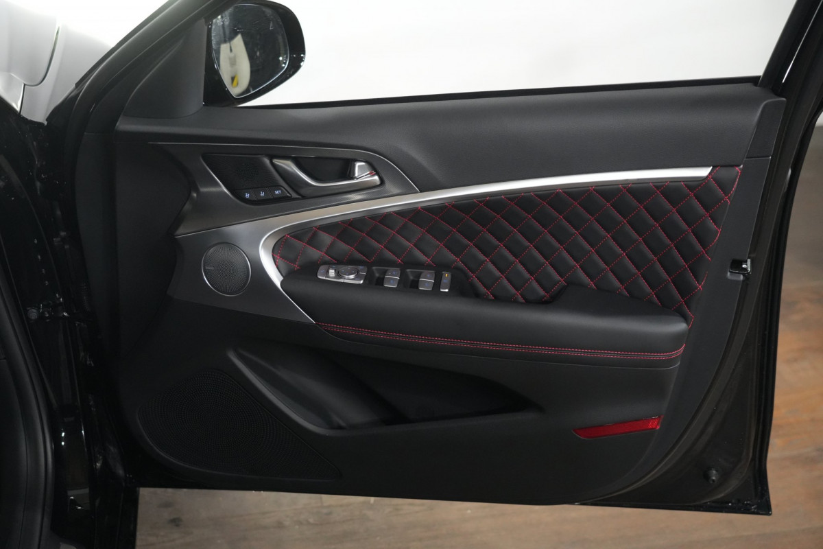 2025 Genesis G70 3.3t Sport Lux Sedan