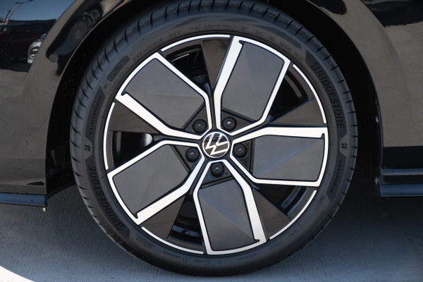 2026 Volkswagen Golf 8.5 110TSI R-Line Hatch Image 24