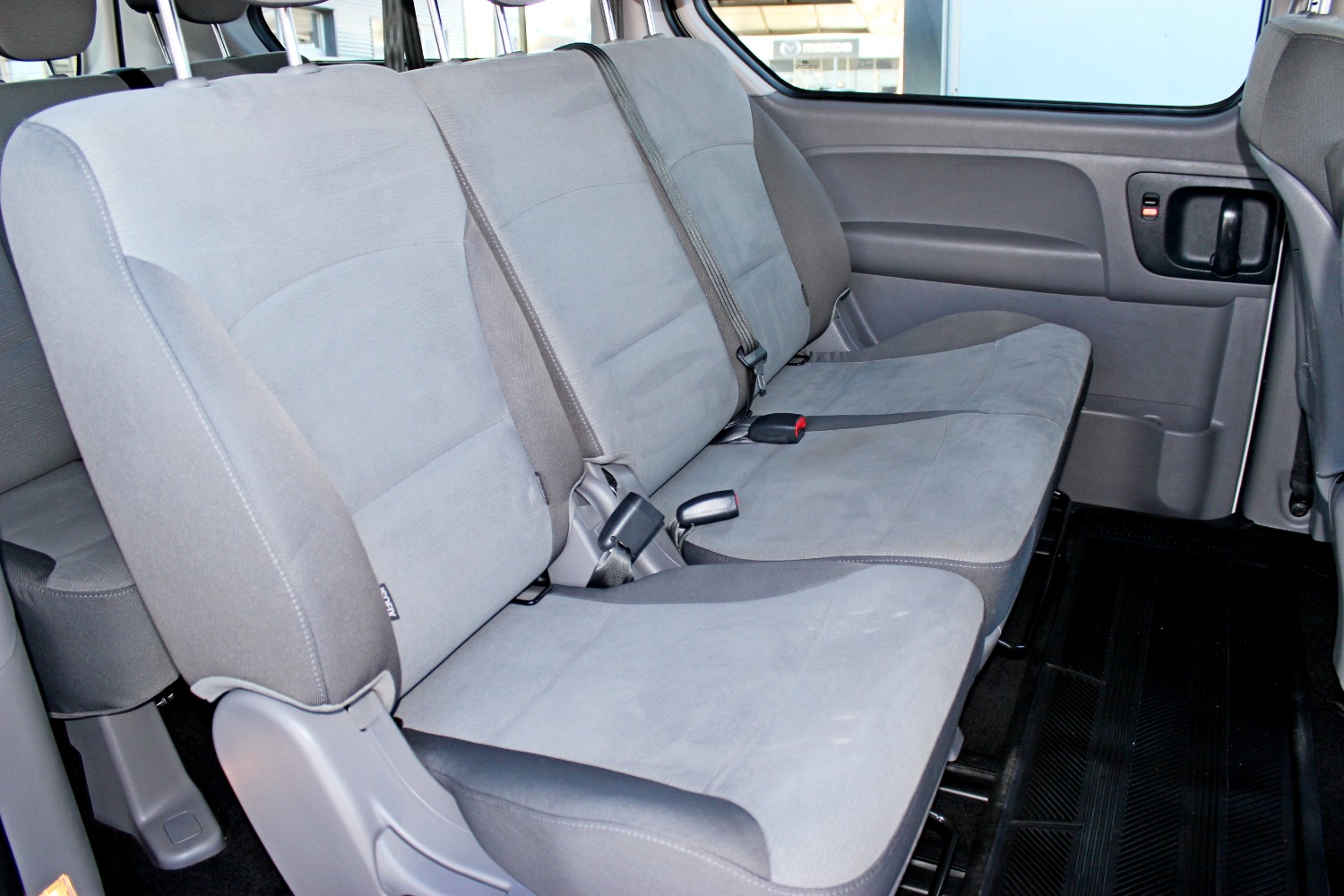 2015 Hyundai Imax TQ-W  SLX Wagon Image 9
