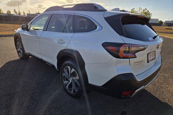 2022 Subaru Outback 6GEN AWD Touring SUV Image 5