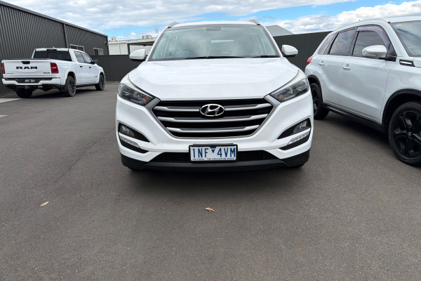 2018 Hyundai Tucson D3W52GA1FDD998 Active SUV Image 2