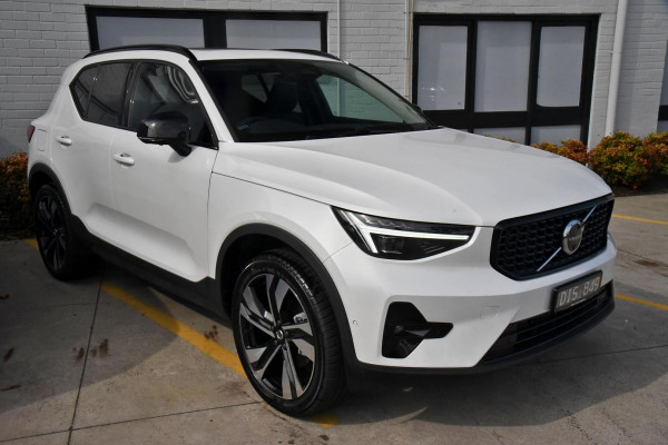 2024 MY25 Volvo XC40  Ultra B4 Dark SUV Image 5