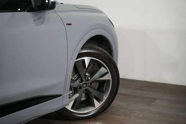 2025 Audi Q4 e-tron F4 45 SUV Image 11