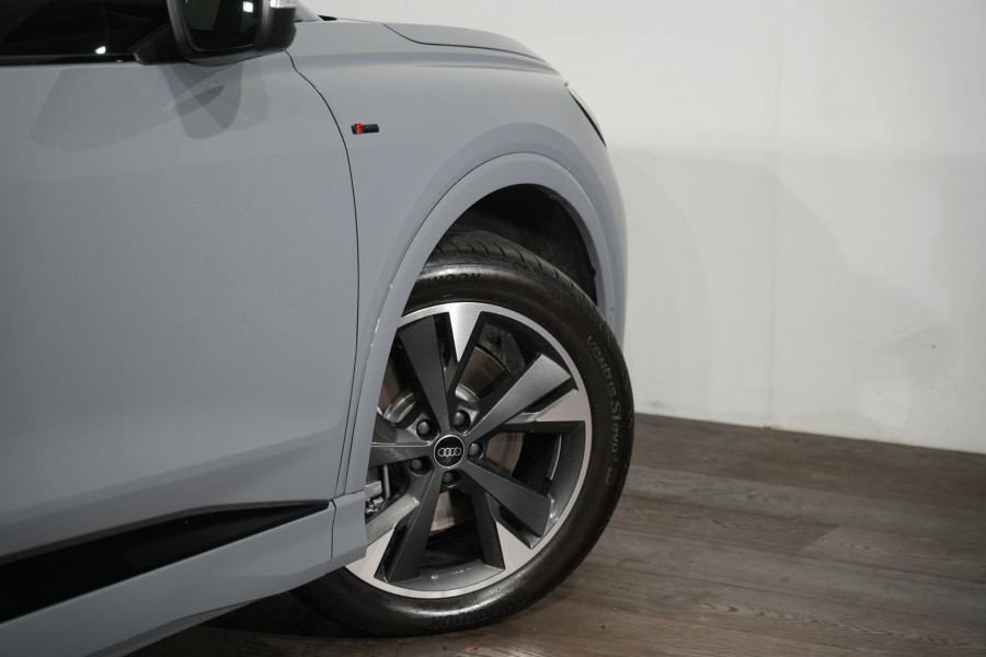 2025 Audi Q4 e-tron F4 45 SUV Image 11