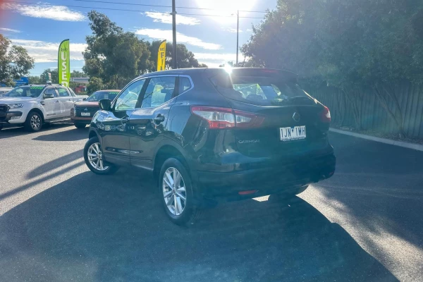 2017 Nissan QASHQAI J11 ST SUV Image 5