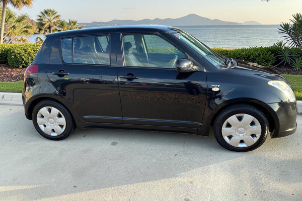 2007 Suzuki Swift RS415 GLX Hatch Image 2