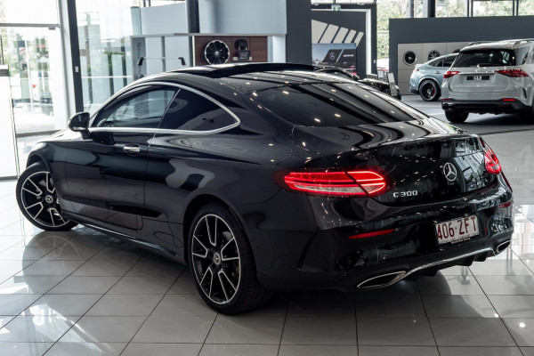 2019 Mercedes-Benz C-Class C205 C300 Coupe image 4
