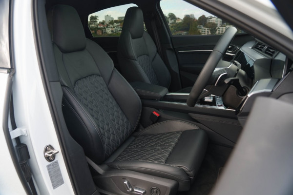 2024 Audi SQ8  GE e-tron SUV Image 11