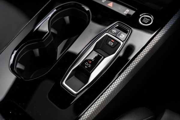2025 Audi A5 B10 e-hybrid S-Line Hatch image 17
