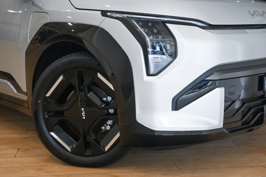 2025 Kia EV3 SV GT-Line SUV Image 6