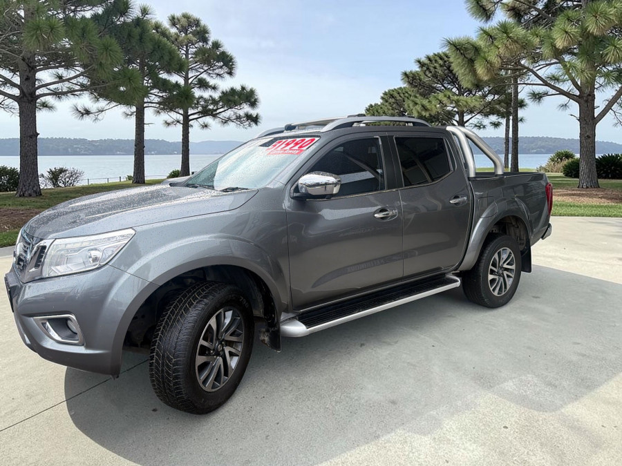 2018 Nissan Navara D23 Series 3 ST-X King Cab Pickup Image 3