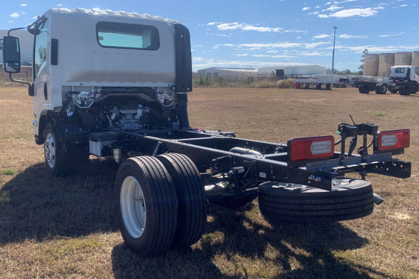 2026 Isuzu NPR 45/65-175 DT D28 Cab Chassis Image 7