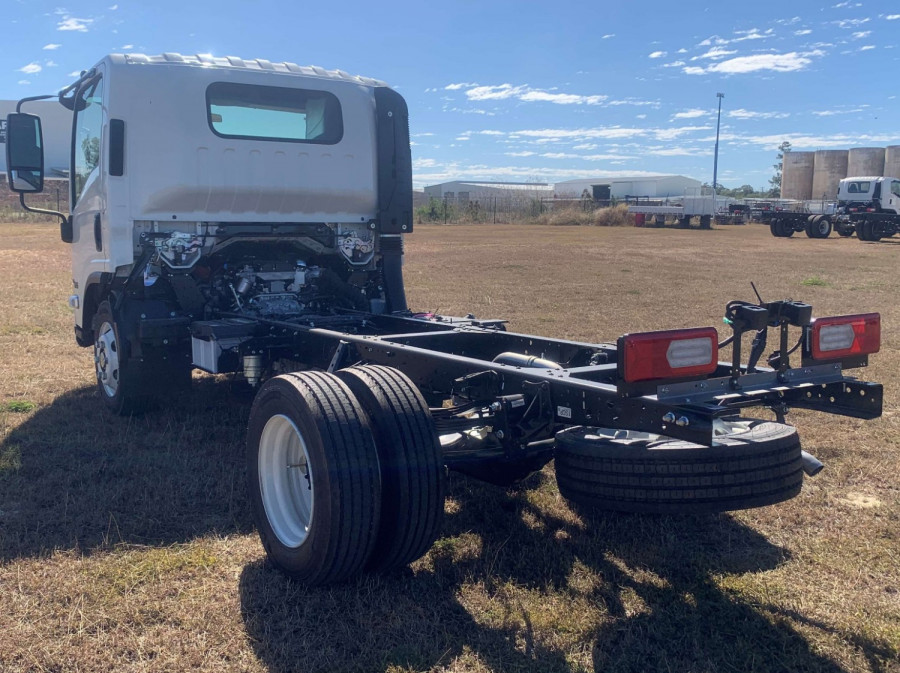 2026 Isuzu NPR 45/65-175 DT D28 Cab Chassis Image 7