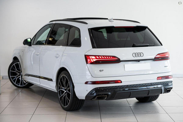 2025 Audi Q7 4M 50 TDI S line SUV image 2