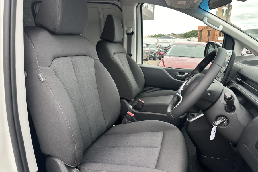 2025 Hyundai Staria Load US4.V3  Van Image 7