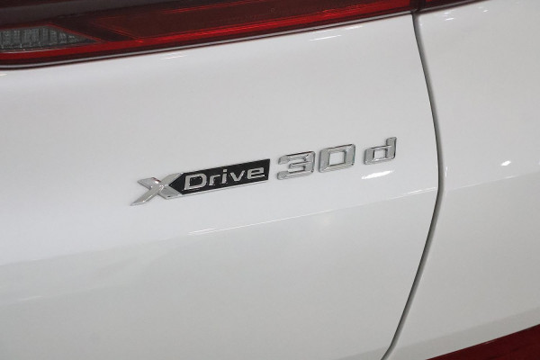2025 BMW X6 G06 LCI xDrive30d M Sport SUV image 5
