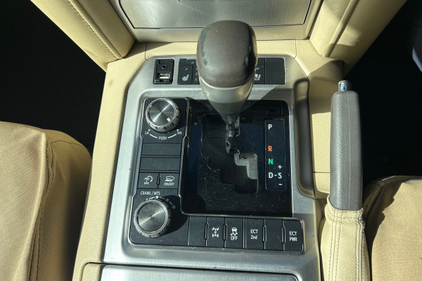 2016 Toyota LandCruiser VDJ200R Sahara SUV Image 27