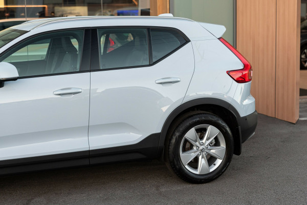 2025 MY26 Volvo XC40 XZ Plus B4 SUV Image 17