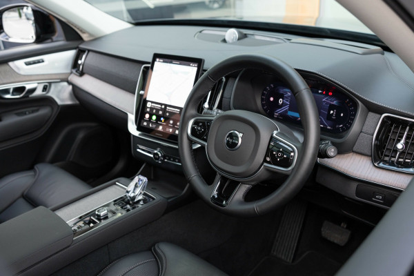 2025 MY26 Volvo XC90 L Series Ultra B5 Dark SUV Image 14