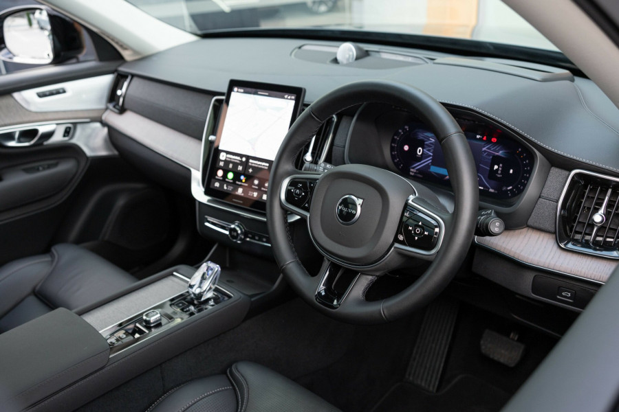 2025 MY26 Volvo XC90 L Series Ultra B5 Dark SUV Image 14