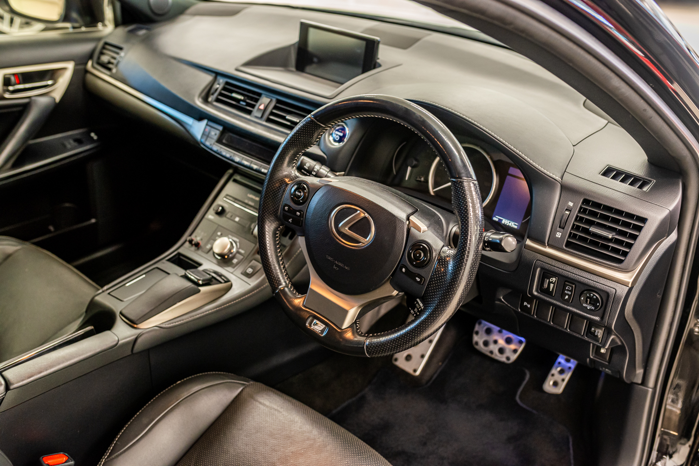 2016 Lexus Ct Hatchback Image 19