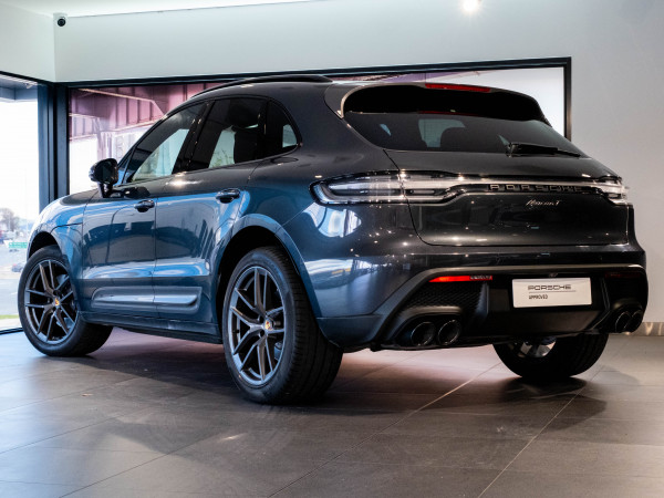 2023 Porsche Macan 95B T SUV image 2