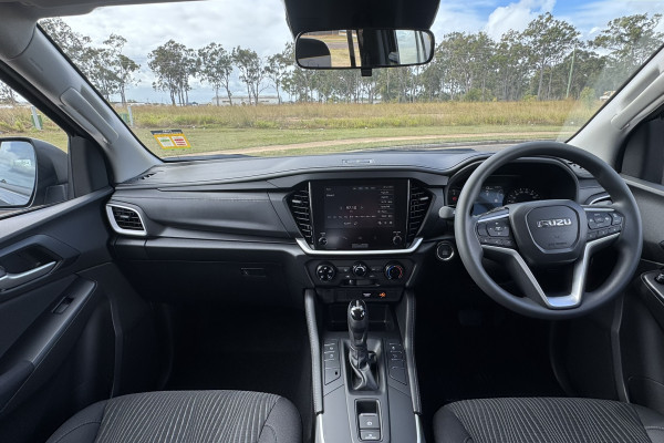2026 Isuzu MU-X RJ LS-M SUV Image 11