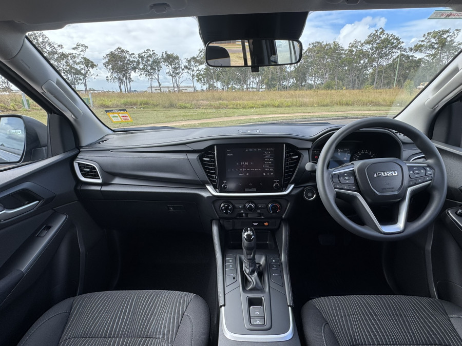 2026 Isuzu MU-X RJ LS-M SUV Image 11