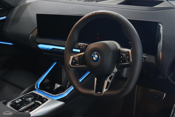 2025 BMW X3 G45 30e xDrive SUV image 16