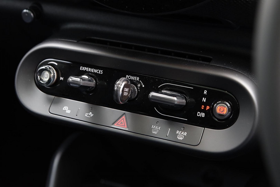 2026 MINI Cooper J01 SE Favoured Hatch
