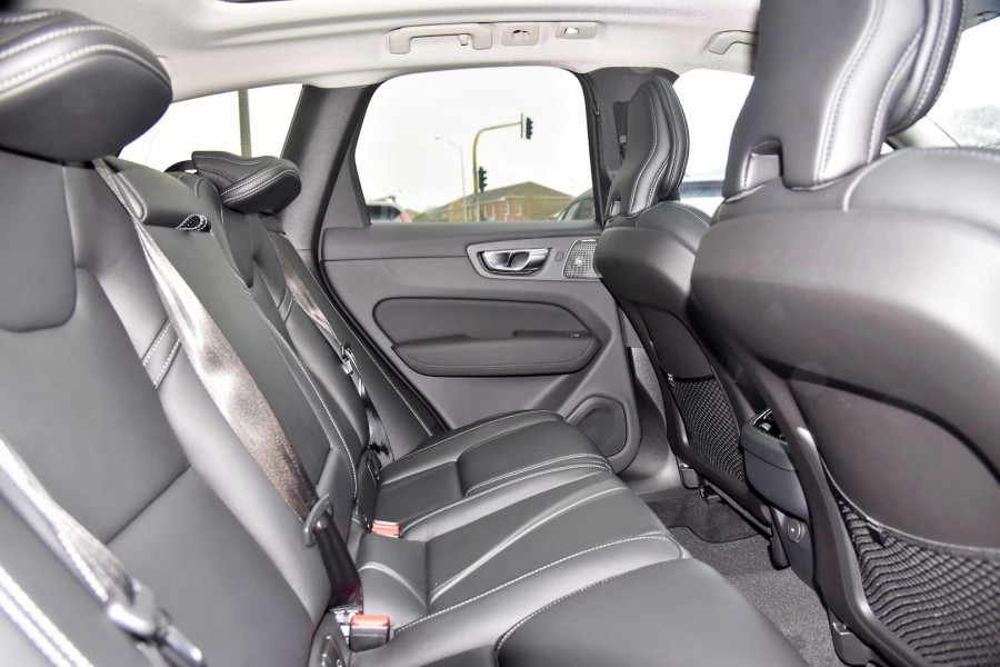 2026 Volvo XC60 UZ Ultra B5 Dark SUV Image 18