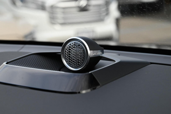2026 Volvo EX90  Ultra Twin Motor Performance SUV Image 18