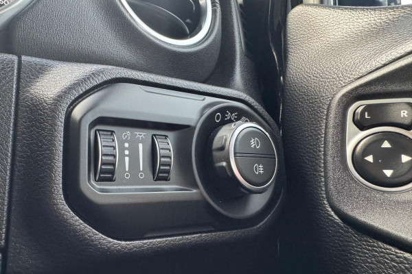 2019 Jeep Wrangler JL Overland SUV Image 21