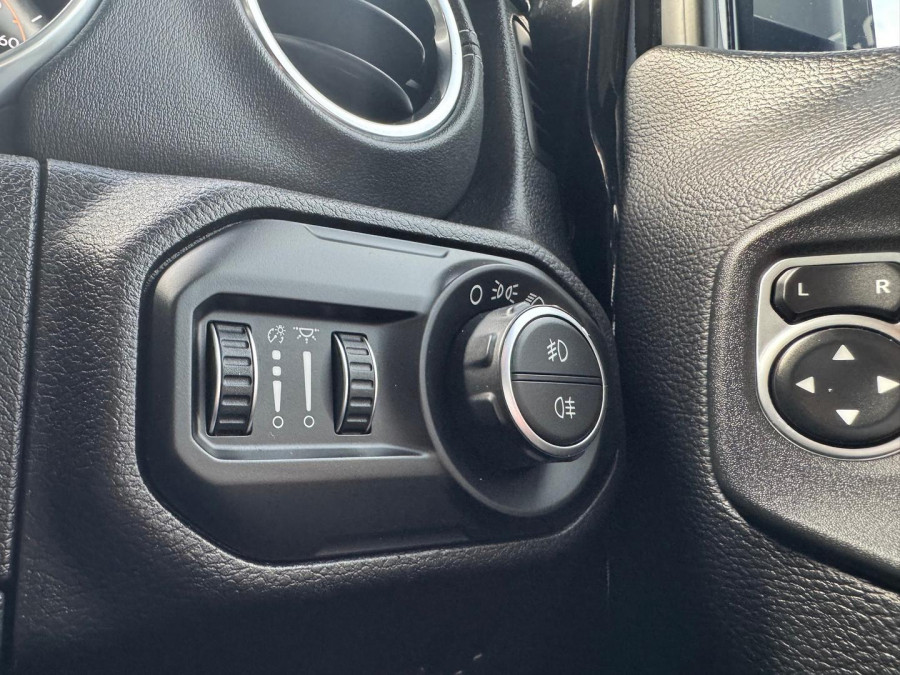 2019 Jeep Wrangler JL Overland SUV Image 21