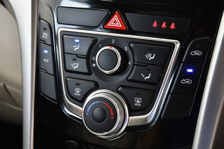 2016 MY17 Hyundai i30 GD4 Series II Active X Hatchback Image 15